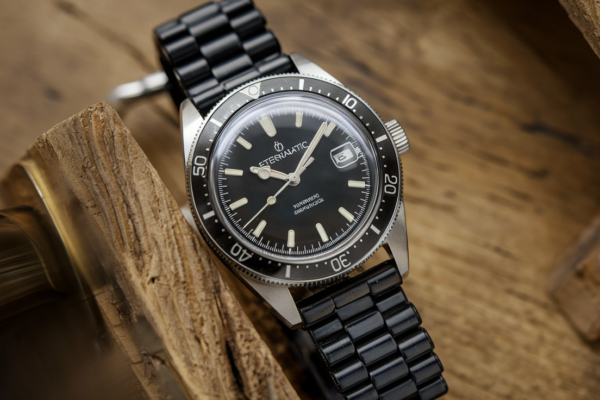 Eternamatic 170-t b 3003 Watch with Integrated Bracelet